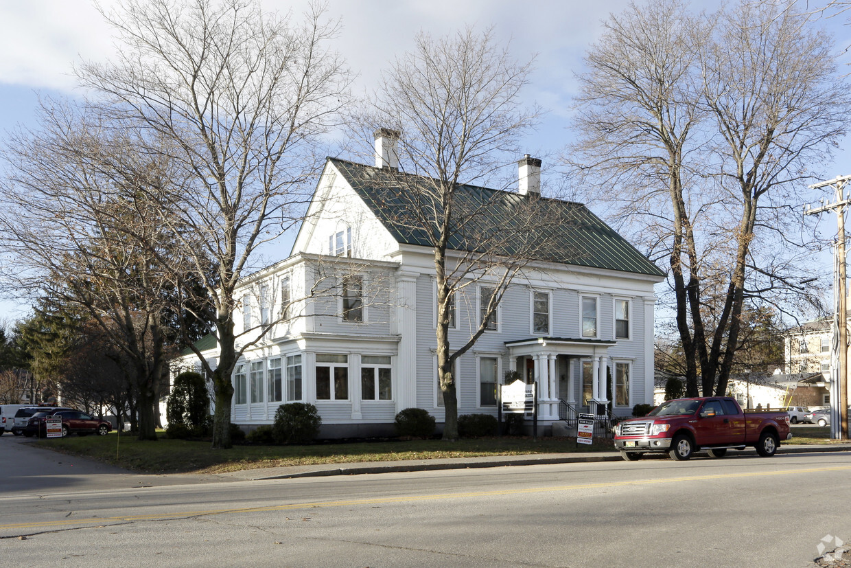 Primary Photo - Roncalli Apartments