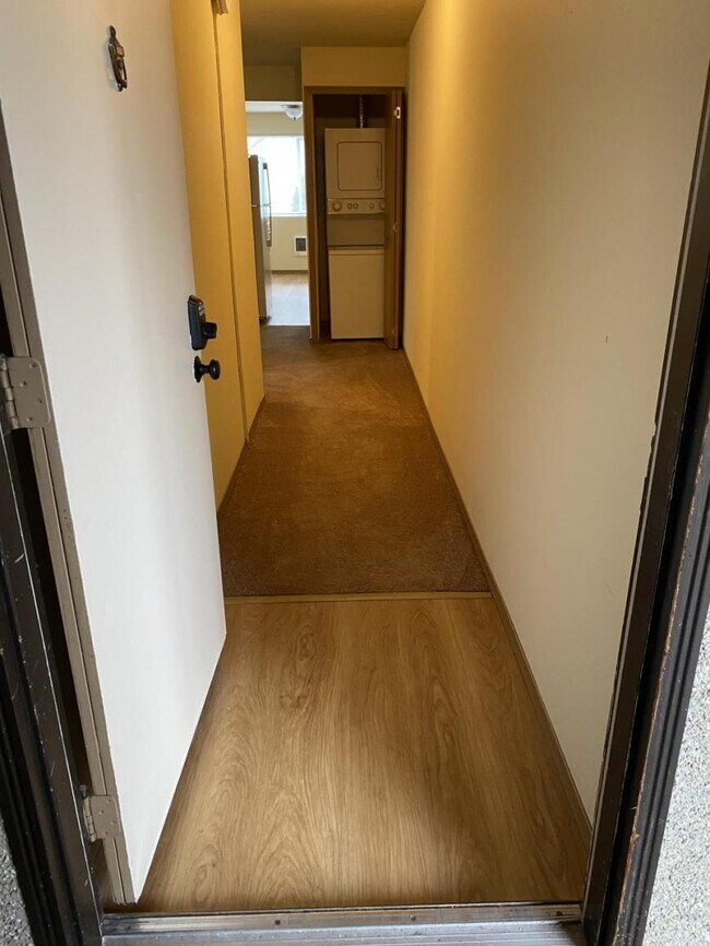 Building Photo - 1 bedroom in Seattle WA 98116