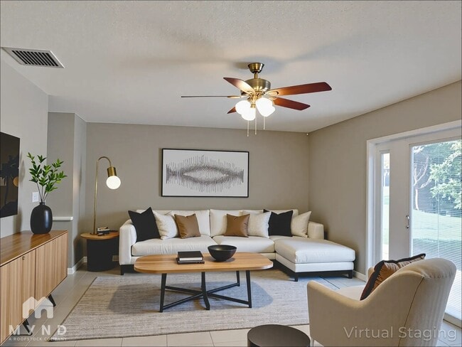 Foto del edificio - 1519 Stormway Ct