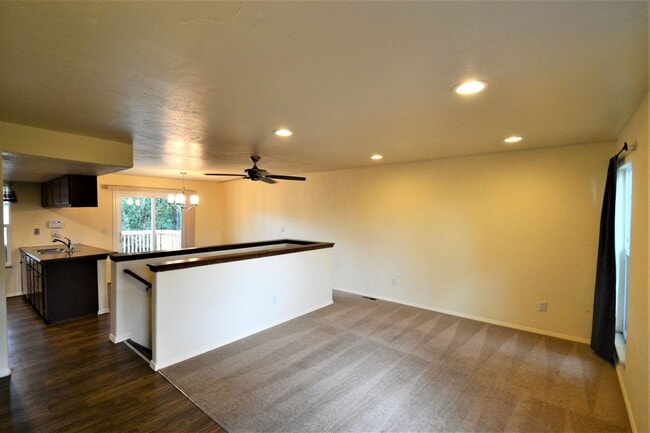 Building Photo - 1288 Suncrest Way