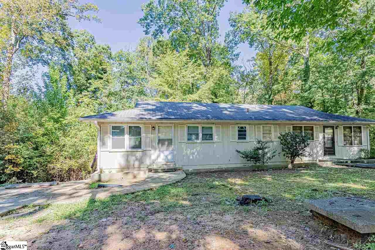 Primary Photo - 300 Amherst Dr