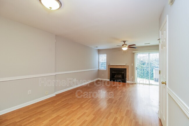 Foto del edificio - 3719 Winborne Ln