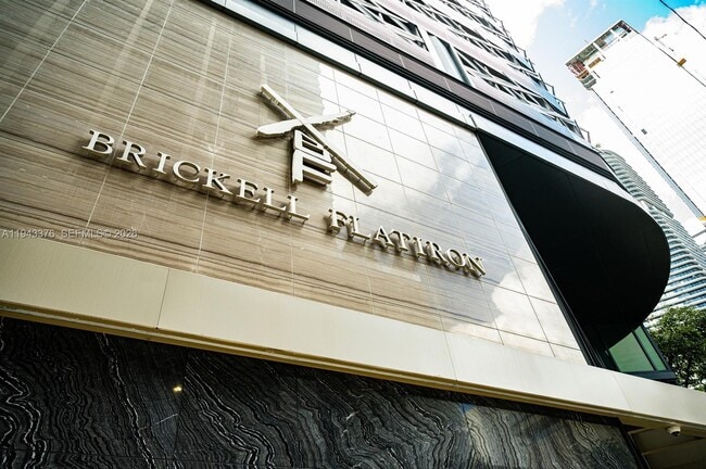 Building Photo - 1000 Brickell Plaza