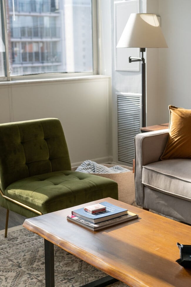 Building Photo - 901 S Ashland Ave