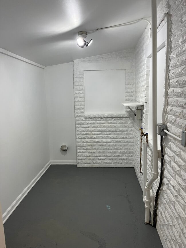 Building Photo - 2227 Avenue G