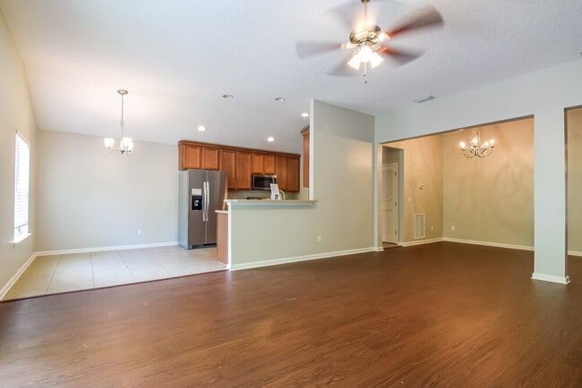 Building Photo - 632 Chestwood Chase Dr
