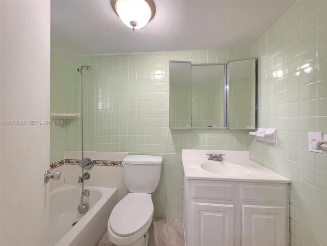 Foto del edificio - 10905 N Kendall Dr