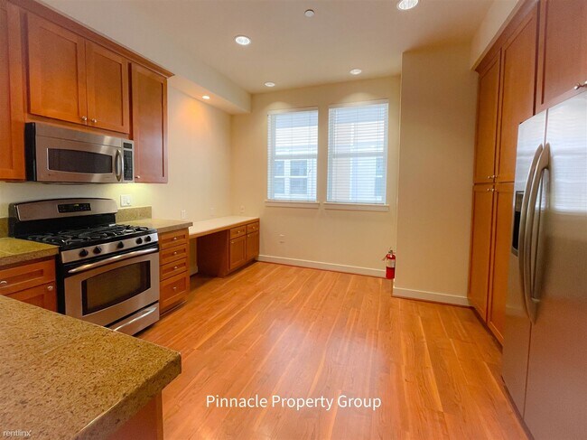 Building Photo - 3 br, 2.5 bath Townhome - 264 Kentdale Place
