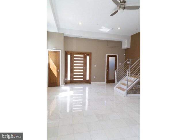 Foto del edificio - 209 Roxborough Ave