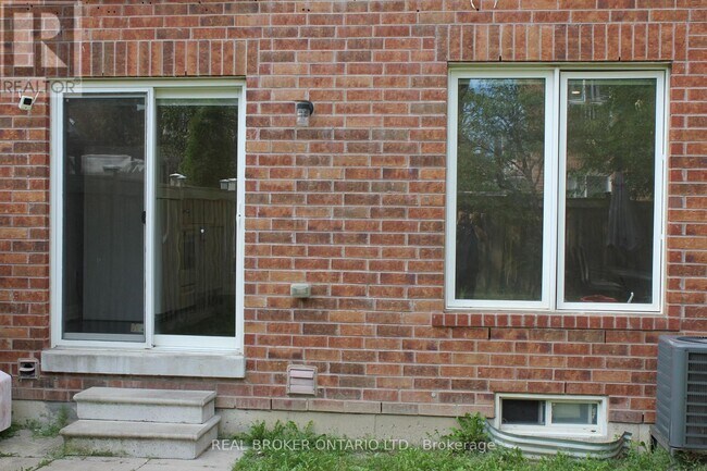 Building Photo - 151 Bob Yuill Dr