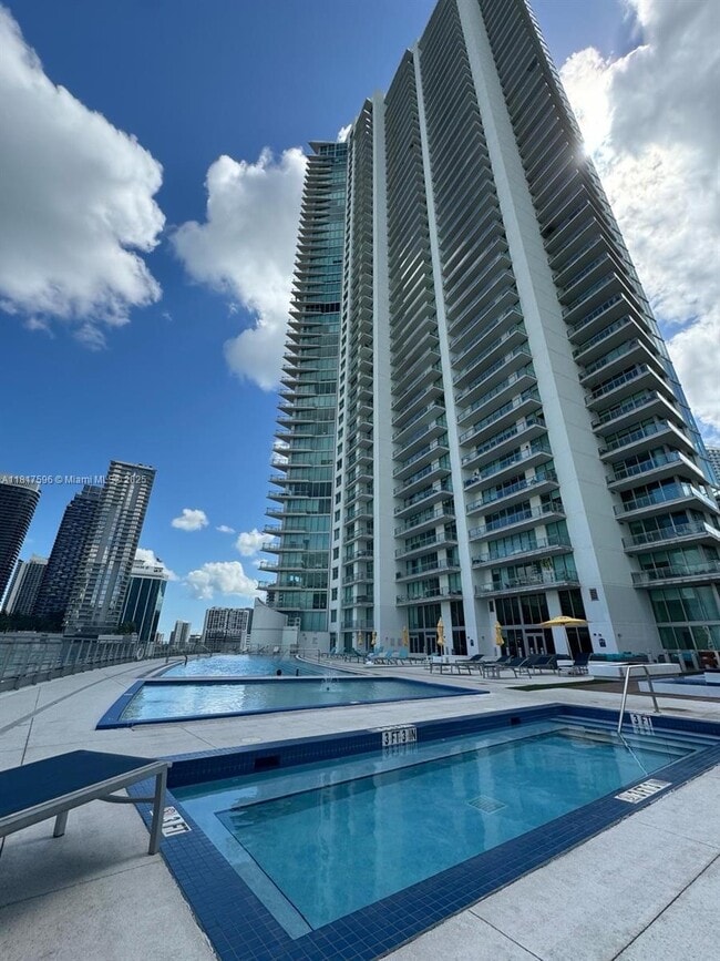 Foto del edificio - 92 SW 3rd St