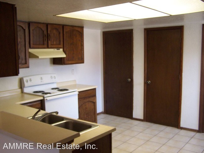 Building Photo - 3 br, 1.5 bath House - 10009 Cardinal