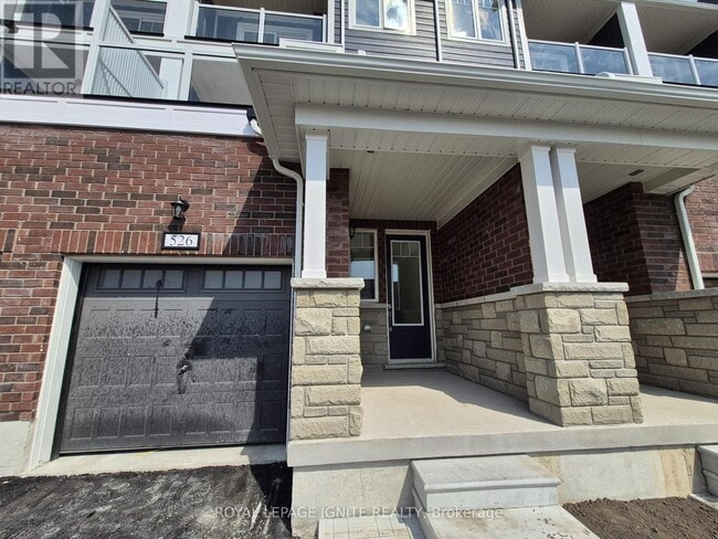 Building Photo - 526 Hudson Cres