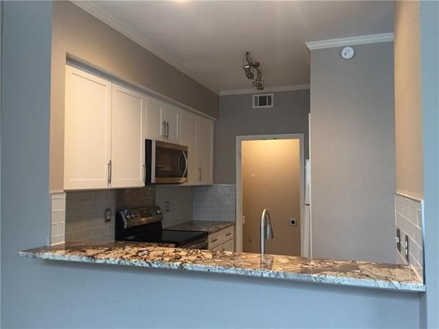 Foto del edificio - 6059 Mapleshade Ln