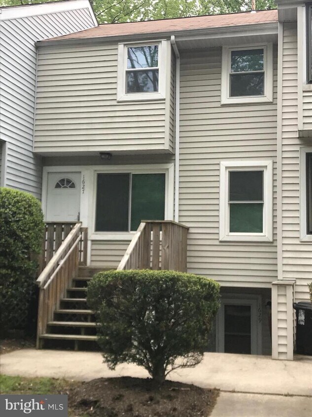 Foto principal - 1627 Riedel Rd