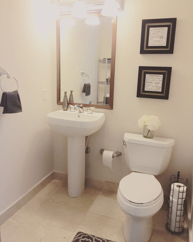 Guest Bathroom - 1528 Brickell Ave