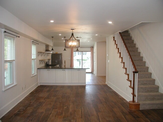 Photo - Beautiful 3 Bed - 1.5 Bath in Collingswood! Apartment