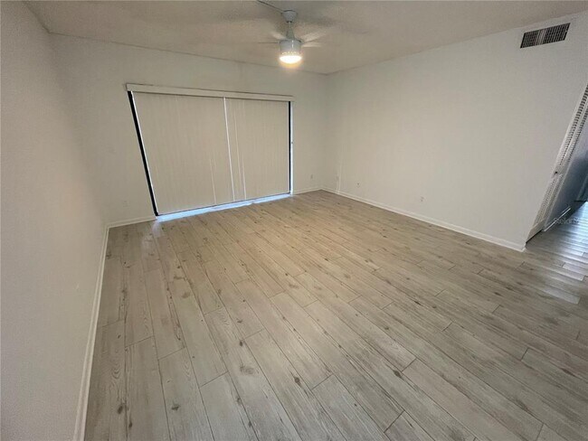 Foto del edificio - 1618 S Pine Ridge Cir