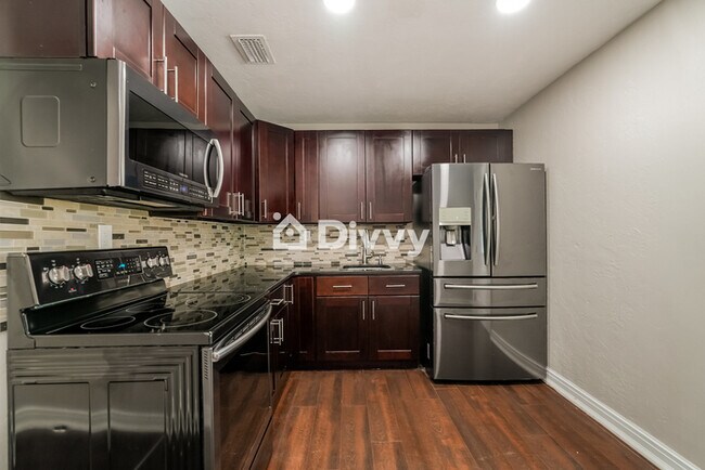 Foto del edificio - 6722 13th St N