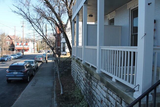 Building Photo - 117 E 8th St