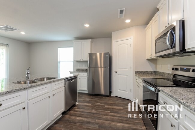 Building Photo - 4615 Hazelburn Dr