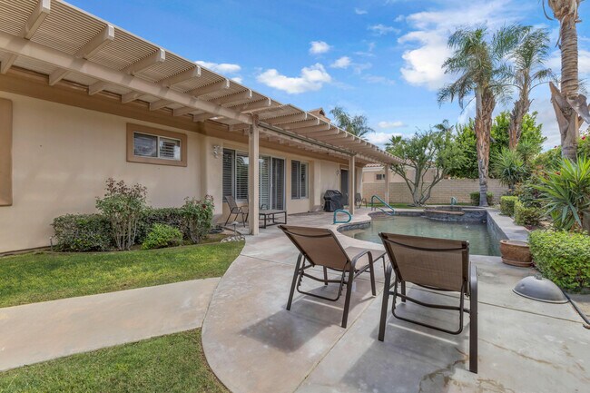 Foto del edificio - 44397 Mesquite Dr