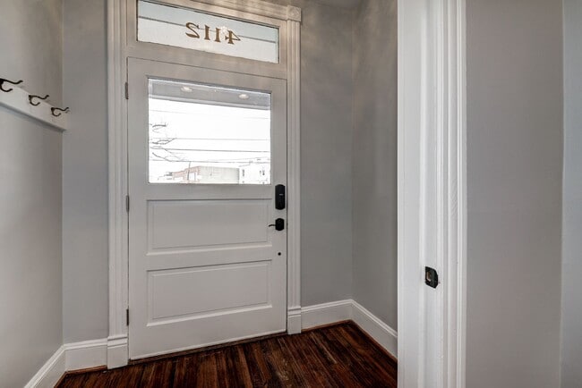 Foyer - 4112 Chesapeake St NW