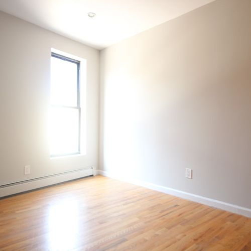 Building Photo - 47 Adelphi St
