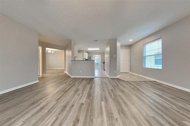 Building Photo - 16624 Foursquare Dr