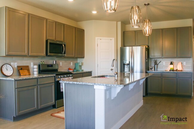 Foto del edificio - 12628 Enclave Scenic Dr