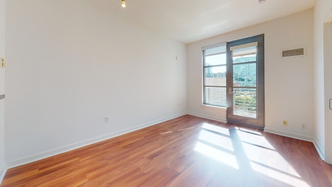Interior Photo - Edgewater