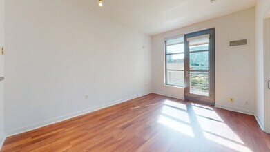 Interior Photo - Edgewater