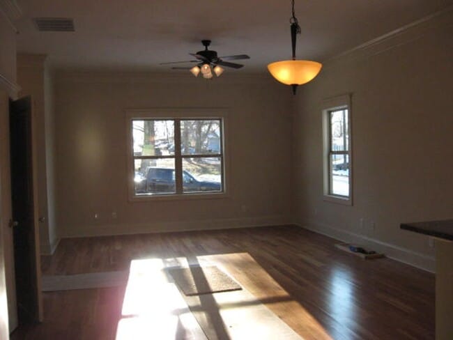 Building Photo - Cottage Near Greenway Available for Pre-Lease