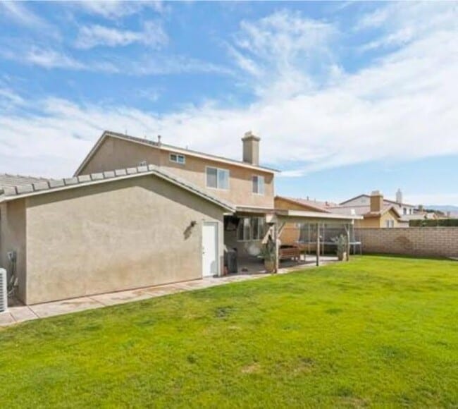 Foto del edificio - 80549 Tinsley Ave