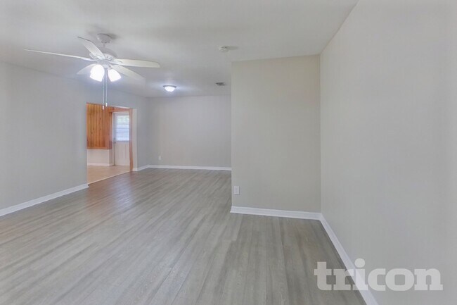 Foto del edificio - 14314 Ravenwood Ln