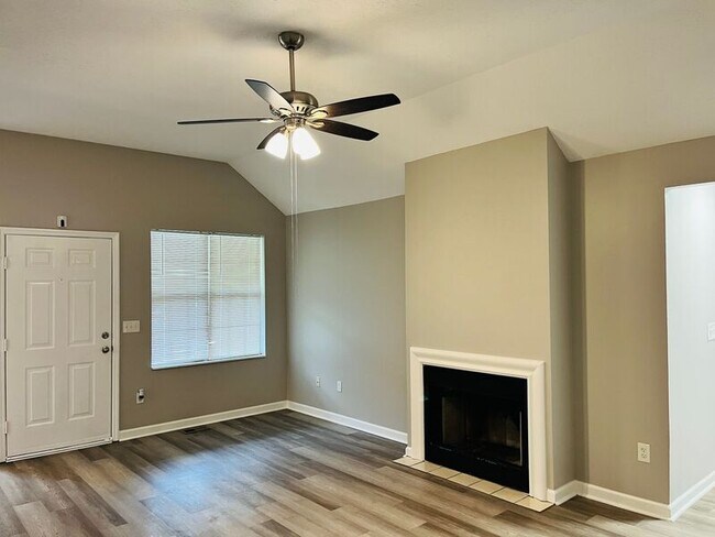 Building Photo - 4005 Calumet Dr