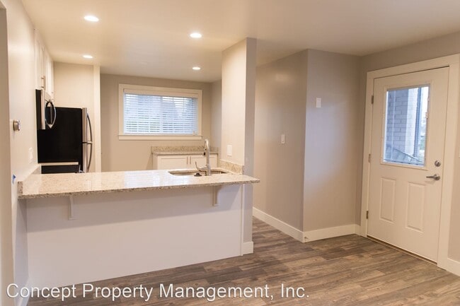 Building Photo - 863 E 200 S