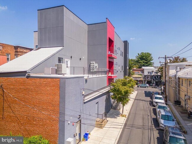 Building Photo - 6162 Ridge Ave