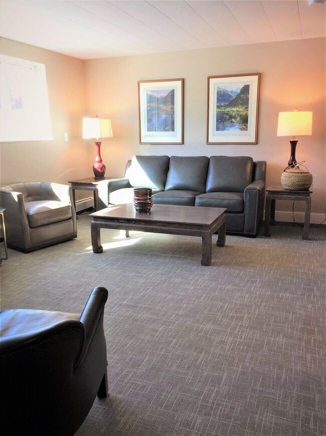 Building Photo - 1101 B St