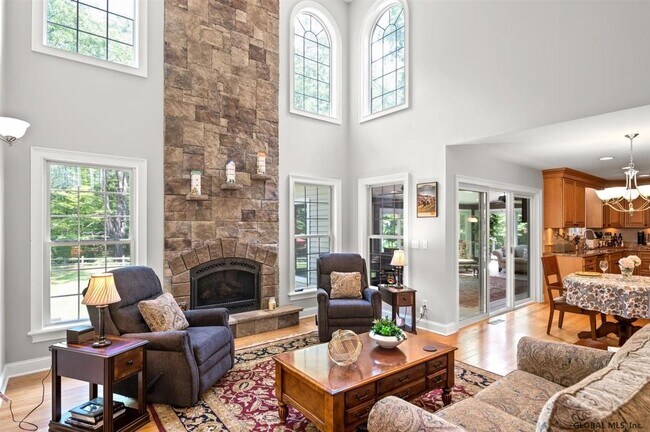 Building Photo - 73 Ruggles Rd