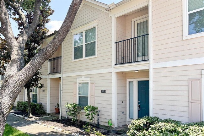 Foto del edificio - 1131 W 24th St