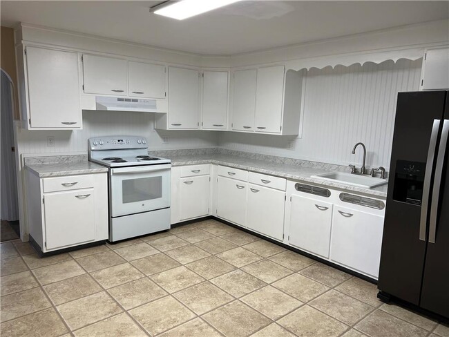Building Photo - 501 Monocacy Dr