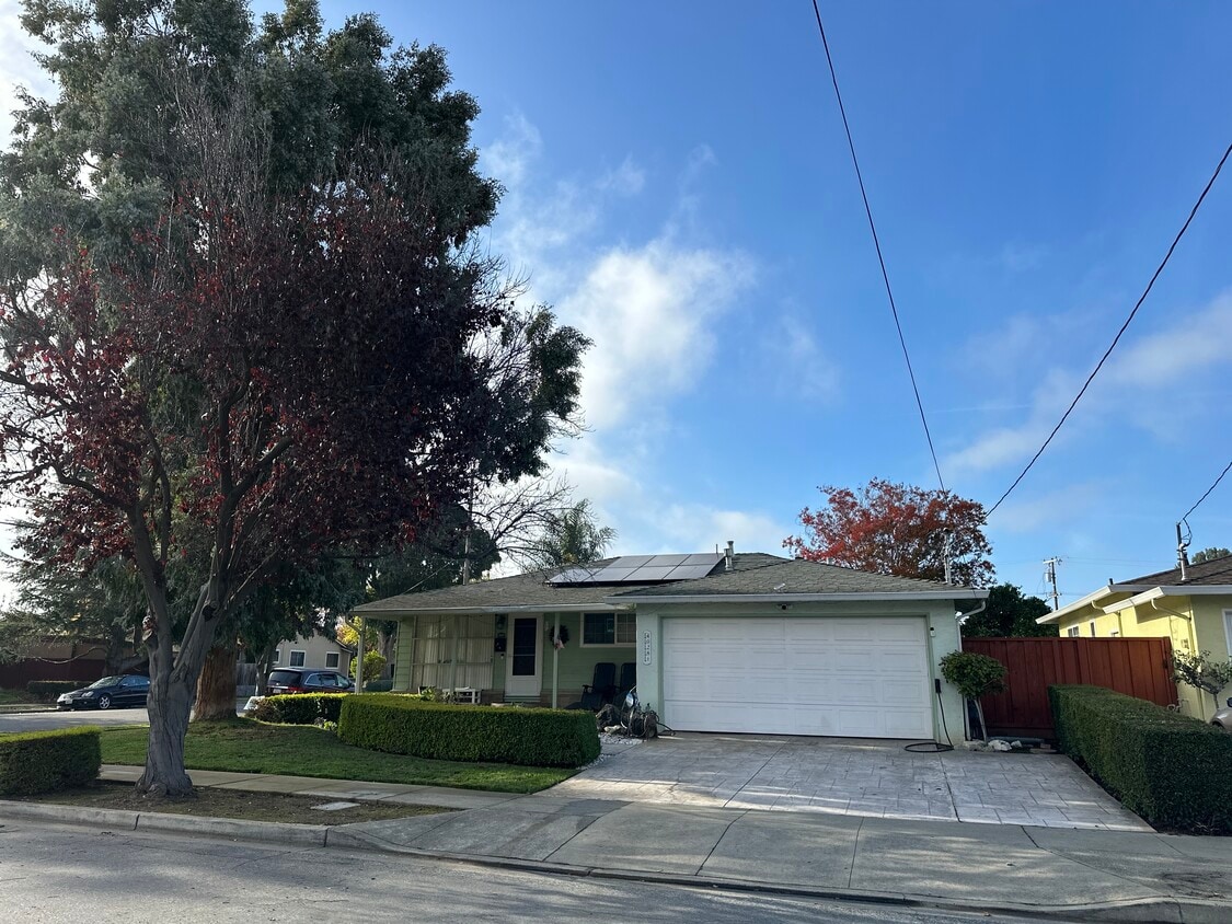 Building Photo - 40281 Pacific St