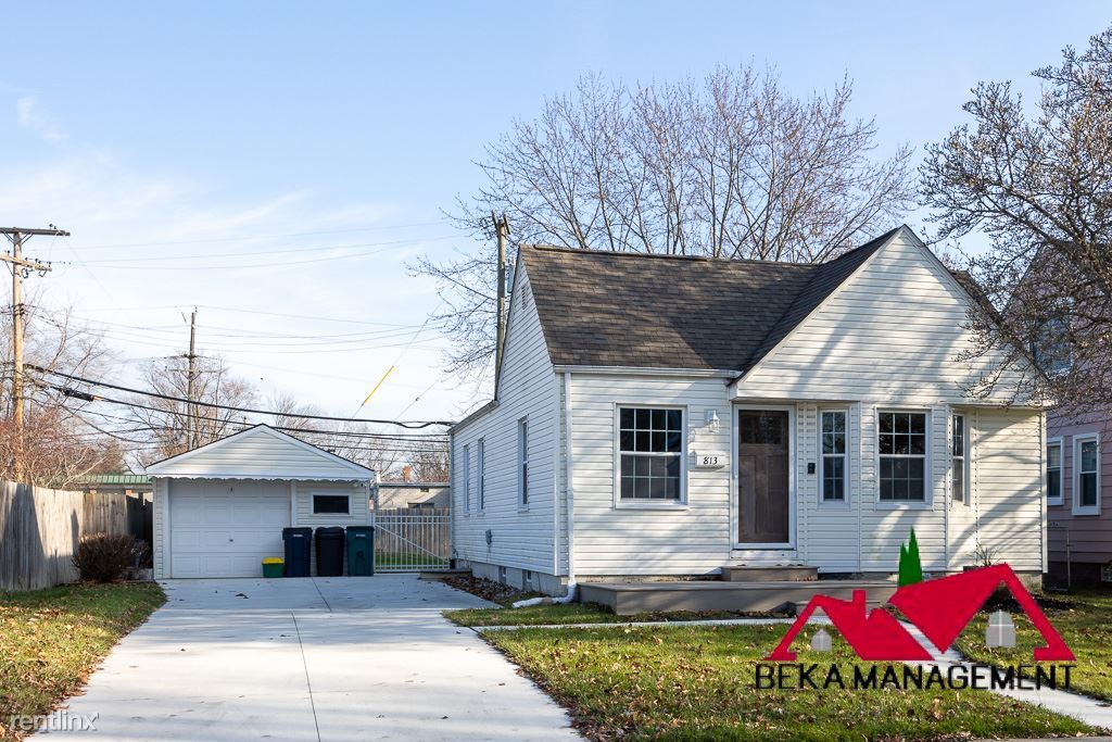 Primary Photo - 4 br, 2 bath House - 813 S Wilson Ave