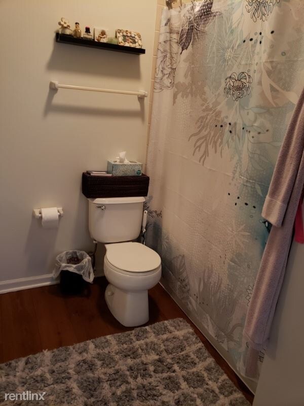 Foto del edificio - 1 br, 1 bath Apartment - 230 Lakeside Court