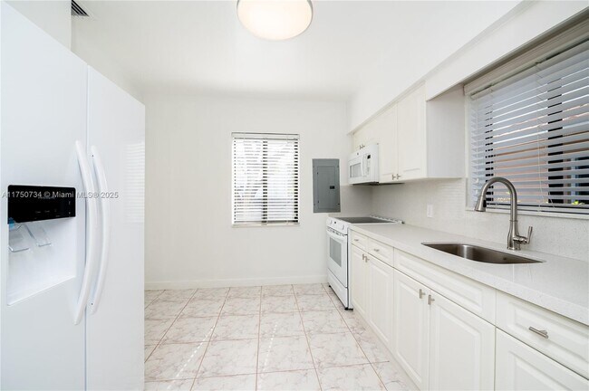 Foto del edificio - 2340 SW 16th St