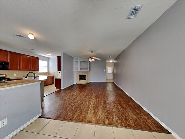 Foto del edificio - 1011 High Lane Court