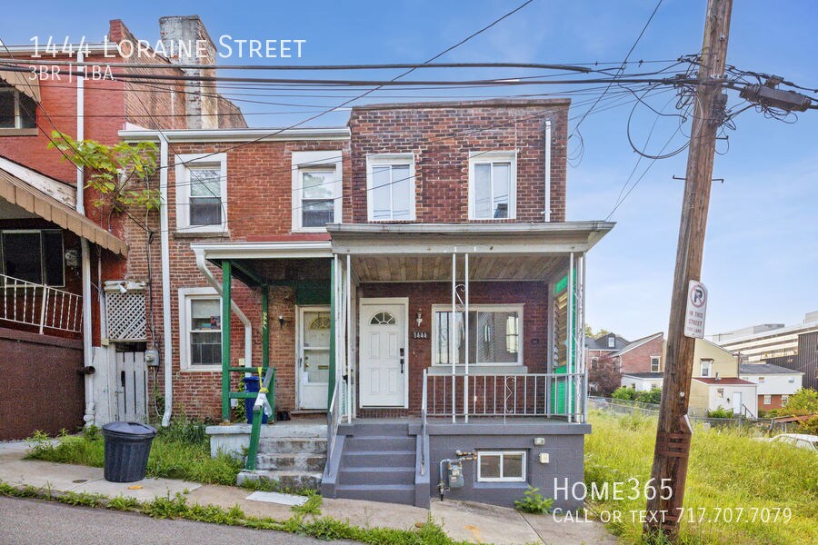 Foto principal - Cozy 3 bed 1 bath Single-Family Home Awaits