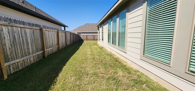 Building Photo - 605 Los Olives Ln
