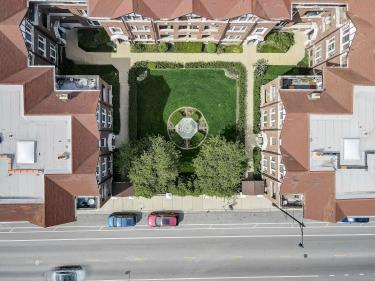 Building Photo - 2118 W North Ave
